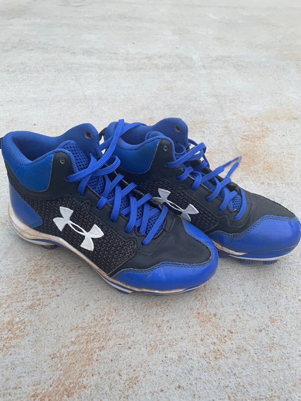 Under Armour Boys Royal Blue and Black baseball cleats